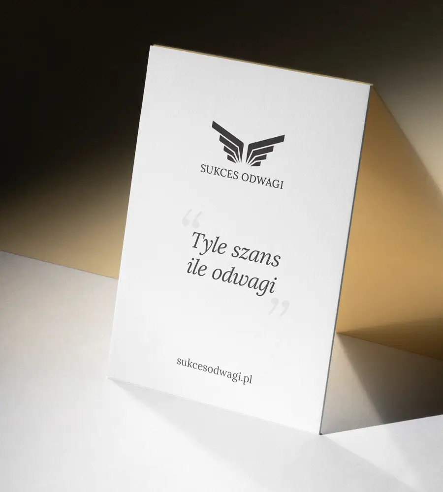 Logotyp dla marki osobistej Sukces Odwagi - wizualizacja na tablicy.