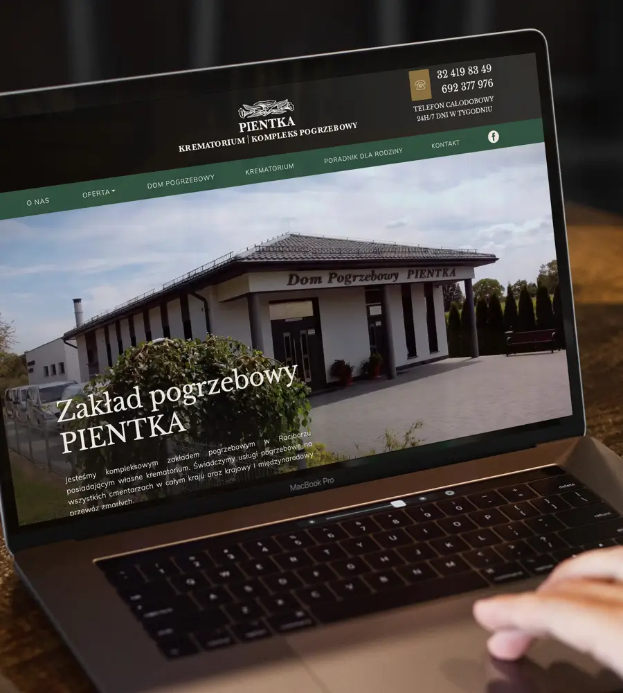 Strona internetowa dla zakładu pogrzebowego w Raciborzu - wizualizacja na laptopie.